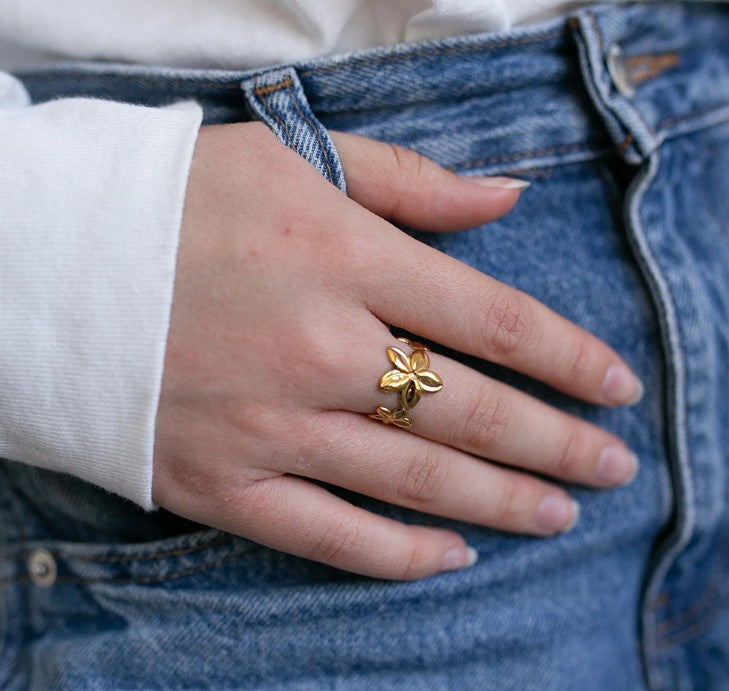 Anillo flor ajustable